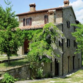 Farmhouse with Pool & Spa, hotel di Apecchio