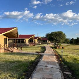 Maasai Heritage Eco Camp, hotel in Ololaimutiek
