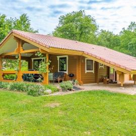 Chalet 17 tournesol Mauroux, khách sạn ở Mauroux