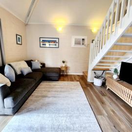 Ocean Breeze Loft Villa With Pool, Tennis Court & Playground!