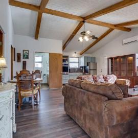 Secluded - Renovated Cabin - Enjoy Peace & Quiet
