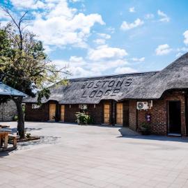 Bostons Lodge & Restaurant, hotel in Jan Kempdorp
