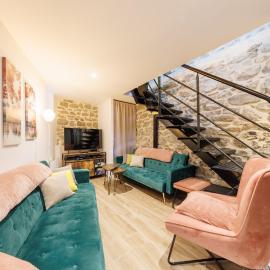 Les Petits Loups - Proche Station de Ski, hotel in Le Mont-Dore