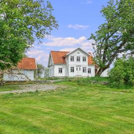 4 Bedroom Cozy Home In Flo, hotel en Flo