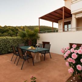 Viesnīca Villa Armonia - Beachfront Majestic Retreat pilsētā Petalidiona