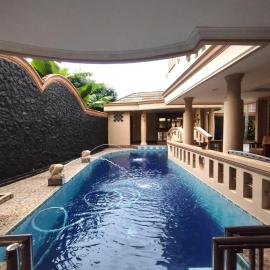 Vila Princess Sentul Privatepool 5 bedroom, Tenis meja, billiard, minibar, hotel u gradu Gadok 1