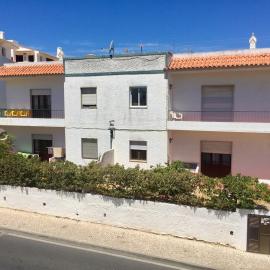 Apart 2 quartos, 350m praia Olhos d'Água, G, hotel in Olhos de Água