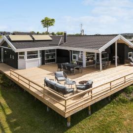 Holiday Home Stenh, Hotel in Rønde
