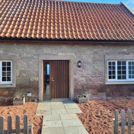 Cosy country cottage beside Ancient Woodlands