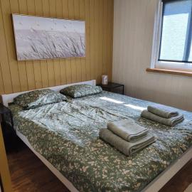 Family vacation, 2 bedroom house - Red House, hotel sa Lõupõllu
