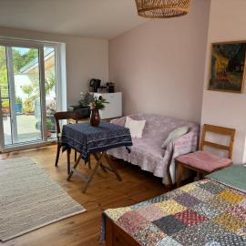 Dachgeschosszimmer mit Terrasse, хотел в Висмар