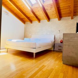 Sonhozinho House Colico - Lake View with free E-bike, hotel in Colico