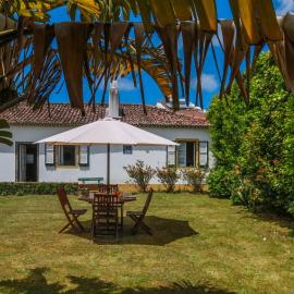 Domus Adepta Family w Garden, hotel in Furnas