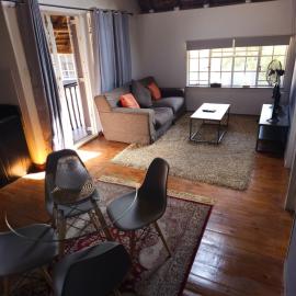 Charming Loft-Style Appartment, hotel in Sandton