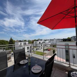 Modernes Serviced Apartment - FeWo Penthouse View, hotel a Nördlingen