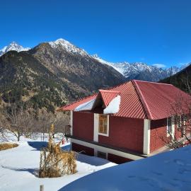 Himalaya Vista - 1km Uphill Hike from Main Road, hotel in Harsil