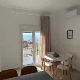 Kapnos - Classy and spacious place with a sea view, hotel v destinácii Kavala