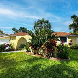 Venice Beach & Golf Retreat with Heated Pool