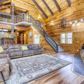 Resting Bear Lodge by Tahoe Getaways - Pet Friendly w Foosball and HOA Amenities