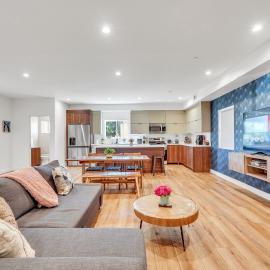 Luxurious Townhome W/3 Master Suites gated Parking