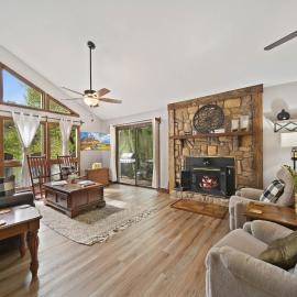 Riverside Mountain Retreat