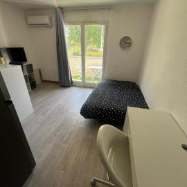 Appartement à 5 min des plages, parking gratuit, hotel in Le Pradet
