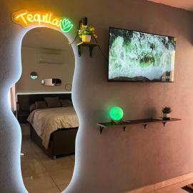 Modern Residence Agave Dorado with AC and HotTub, hotel Tequilában