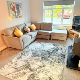 Cosy Getaway in Gurteen Village, hotel in Cloonlaheen