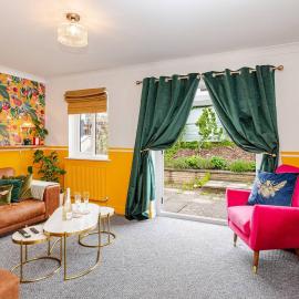 Lakeland Gateway 3BR House with Free Parking and EV, hotel a Burneside