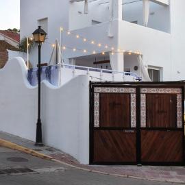 Villa Alhamar con piscina climatizada privada, Hotel in Punta Umbría