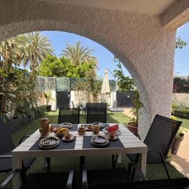 Duplex adosado cerca de la playa puerto mazarron, hotel in Puerto de Mazarrón