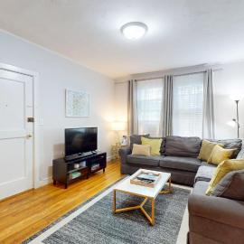 Steps to Longwood Medical,MBTA,Boston,shopping,pkg