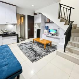 House PIK2 Cluster Virginia 2BR with Wi-Fi & Netflix, hotel u gradu Rawalumpang