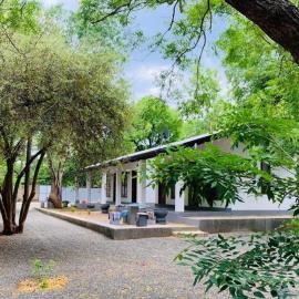 KNR Resort, hotel v destinaci Kataragama