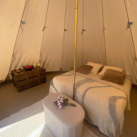 Les Pichies, Le Tipi d'Adri, Logement insolite, hotel in Saint-Léger-sur-Vouzance