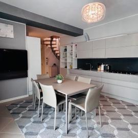 Lakeview Verdi Apartment, hotel in Peschiera del Garda
