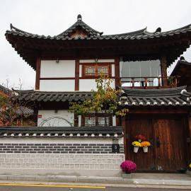 Eunpyeong Hanok Pyeonganchae은평한옥평안채