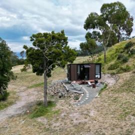 River Ridge Tiny House by Tiny Away, hotel South Arm városában