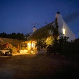 The Cottage at Red Aloe Farm, hotel sa Hartebeesrivier