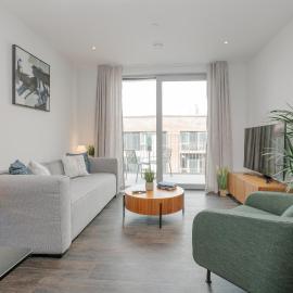 Spacious 1Bed Apartment in Nine Elms - Pool & Gym, Hotel in London
