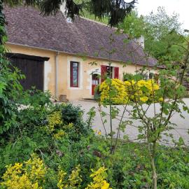 La petite Bardouillère、Courdemancheのホテル