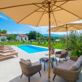 Holiday Home The Olive Escape