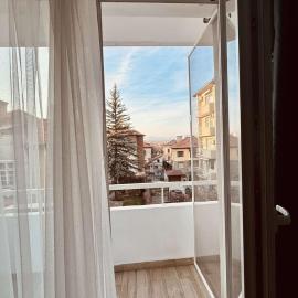 Unique flat with balcony in the heart of the city โรงแรมในKyustendil