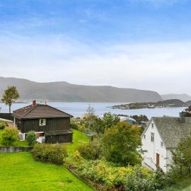 6 Bedroom House, Hotel in Ålesund
