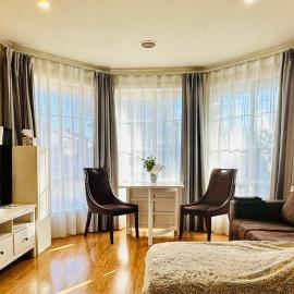 20 minutes to Mel CBD 2 BRs AirCon unit guest house, hotelli Lavertonissa