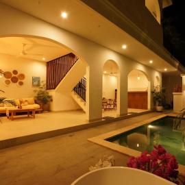 9 mins to Canggu Beach, 4 Bed Pool Villa
