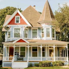 Charming Historic Upper | Walk to Downtown, Lakes, khách sạn ở Oconomowoc