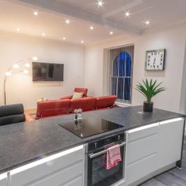 Luxury 1 bedroom top floor apartment