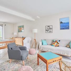 Ker Lys - Grande maison avec 4 chambres et jardin, hotel en Dinard