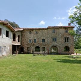 Caseta a masia Les Corominotes, hotel Olotban